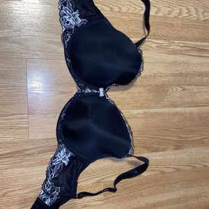 Black bra with white lace